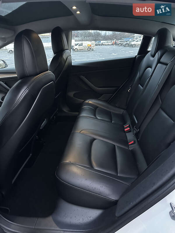 Седан Tesla Model 3 2022 в Ужгороде фото 37 Седан Tesla Model 3 2022 в Ужгороде