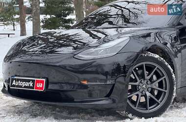Седан Tesla Model 3 2022 в Киеве