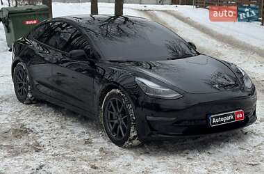 Седан Tesla Model 3 2022 в Киеве
