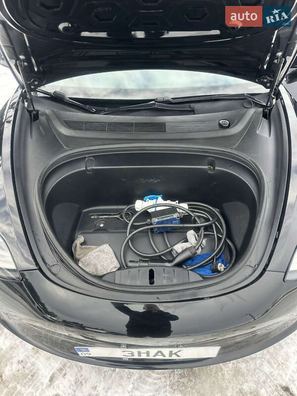 Седан Tesla Model 3 2018 в Ивано-Франковске