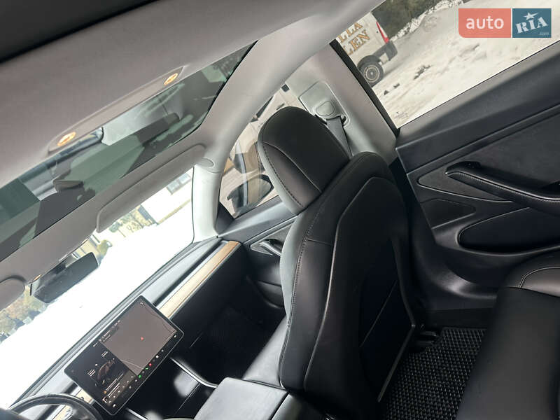 Седан Tesla Model 3 2018 в Ивано-Франковске