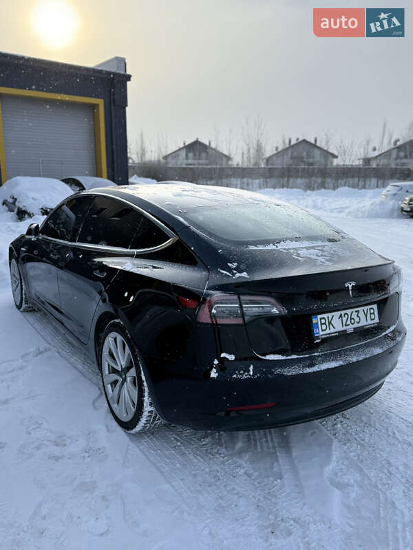 Седан Tesla Model 3 2019 в Рівному