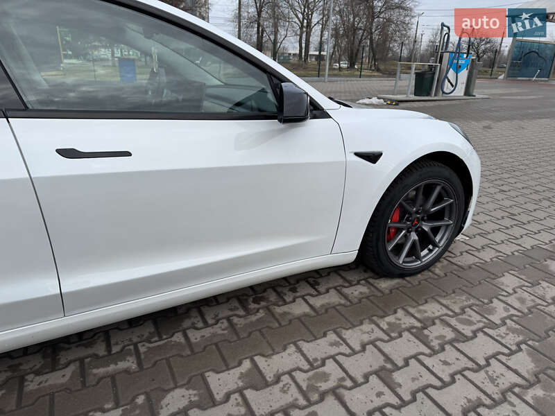 Седан Tesla Model 3 2020 в Кривому Розі