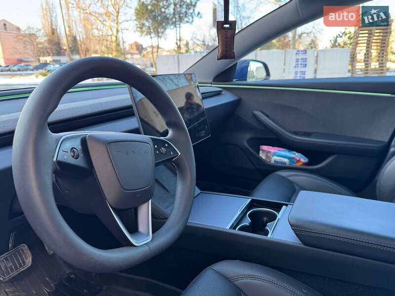 Седан Tesla Model 3 2024 в Одессе