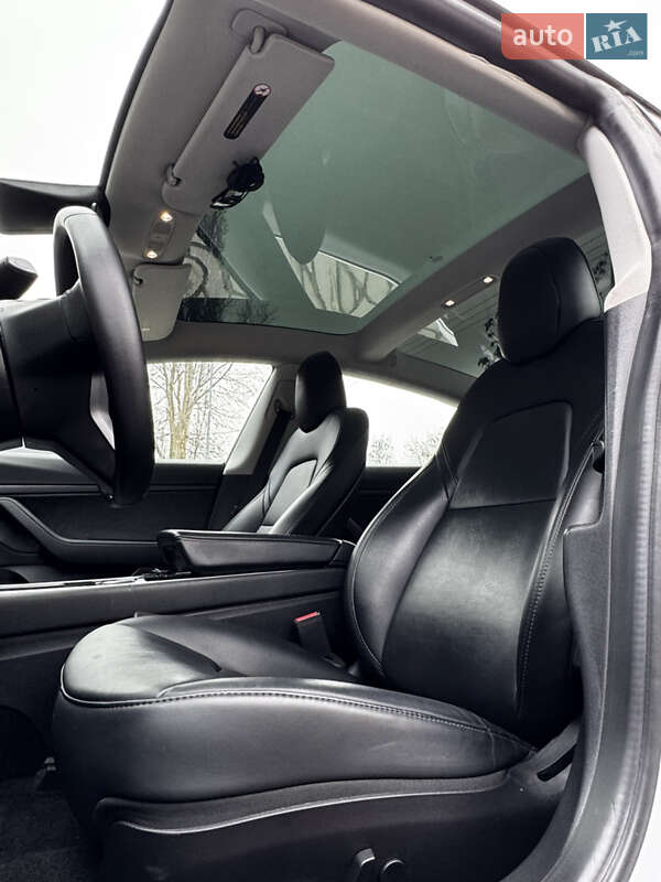 Седан Tesla Model 3 2019 в Одессе