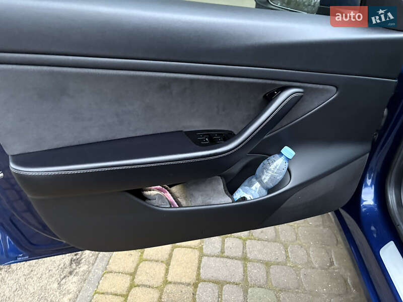 Седан Tesla Model 3 2018 в Львові фото 29 Седан Tesla Model 3 2018 в Львові