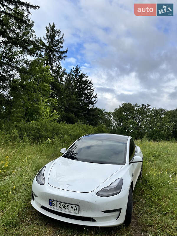 Седан Tesla Model 3 2021 в Харкові