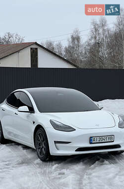 Седан Tesla Model 3 2022 в Березане