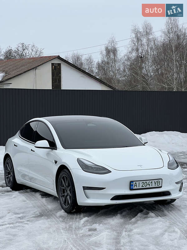 Седан Tesla Model 3 2022 в Березані фото Седан Tesla Model 3 2022 в Березані