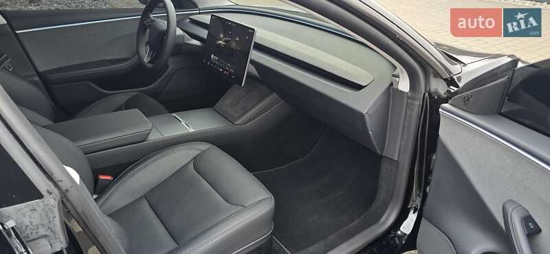 Седан Tesla Model 3 2025 в Мукачевому