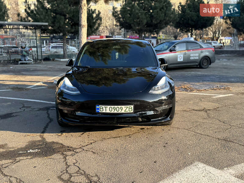 Седан Tesla Model 3 2020 в Одессе