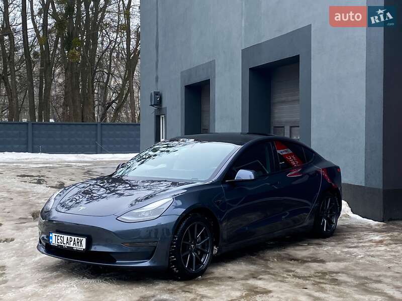 Седан Tesla Model 3 2021 в Києві