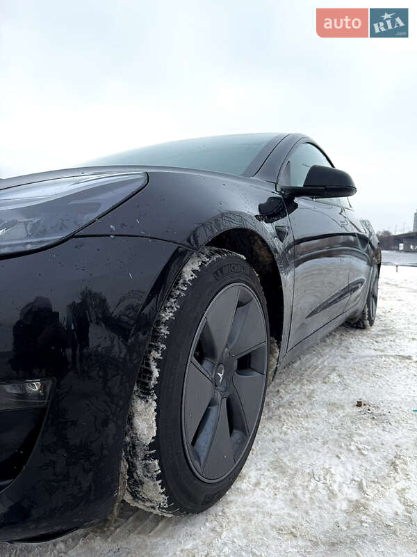 Седан Tesla Model 3 2023 в Киеве