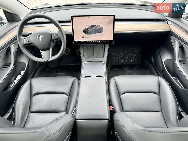 Седан Tesla Model 3 2023 в Киеве