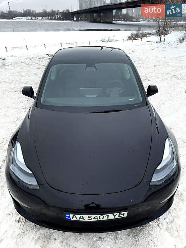 Седан Tesla Model 3 2023 в Киеве