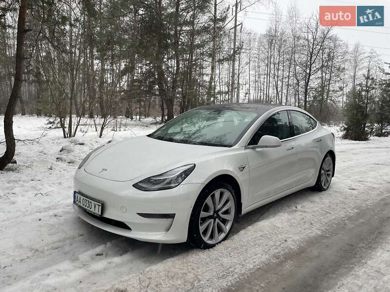 Седан Tesla Model 3 2020 в Киеве