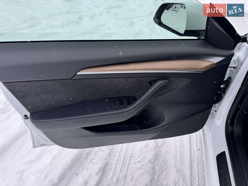 Седан Tesla Model 3 2023 в Дніпрі фото 12 Седан Tesla Model 3 2023 в Дніпрі