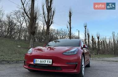 Седан Tesla Model 3 2022 в Кременчуці