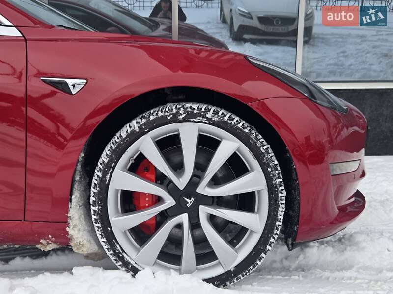 Седан Tesla Model 3 2019 в Киеве