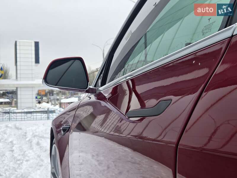 Седан Tesla Model 3 2019 в Киеве