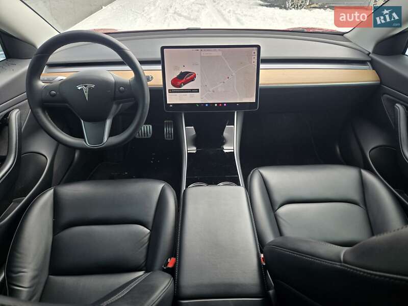 Седан Tesla Model 3 2019 в Киеве