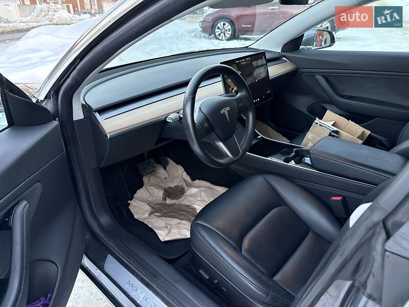 Седан Tesla Model 3 2019 в Львове фото 37 Седан Tesla Model 3 2019 в Львове