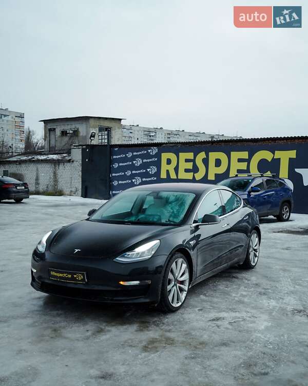 Седан Tesla Model 3 2018 в Харкові