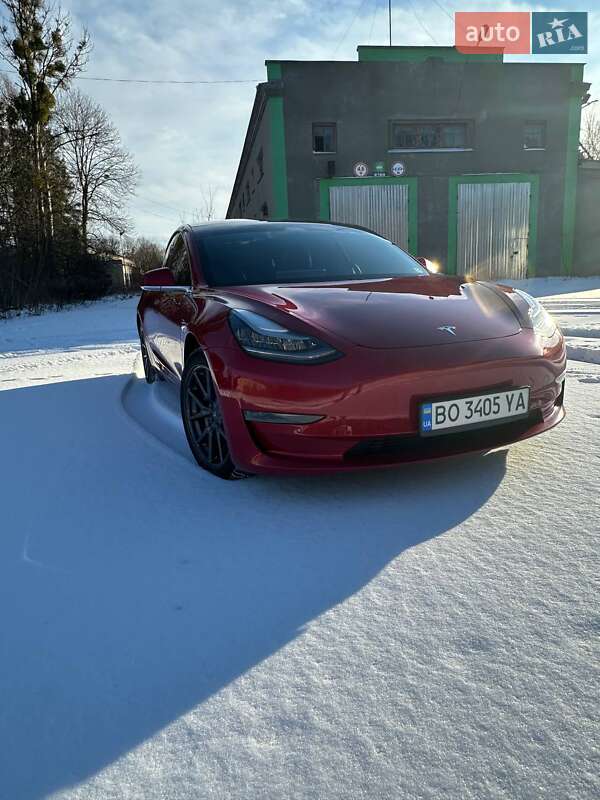 Седан Tesla Model 3 2018 в Кременці