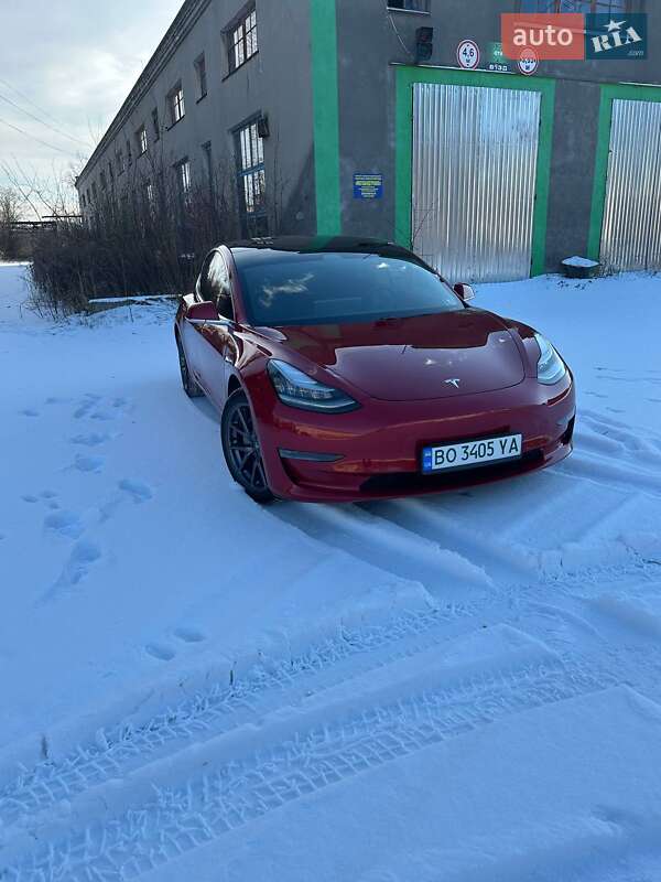 Седан Tesla Model 3 2018 в Кременці