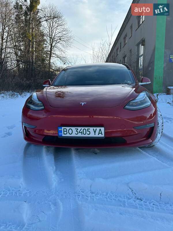 Седан Tesla Model 3 2018 в Кременці