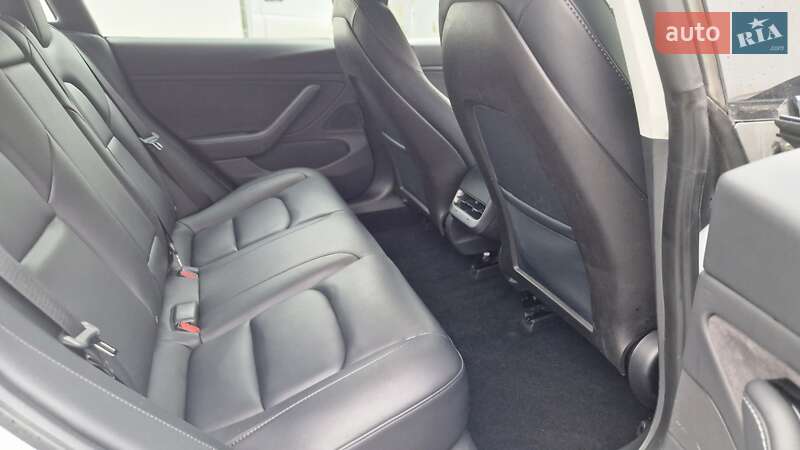 Седан Tesla Model 3 2020 в Киеве