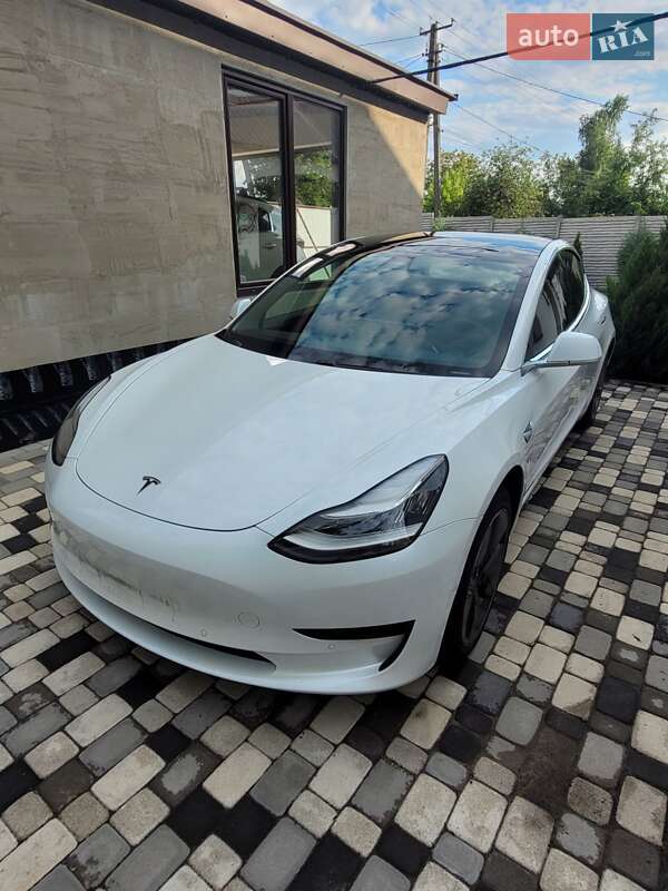 Седан Tesla Model 3 2019 в Харкові