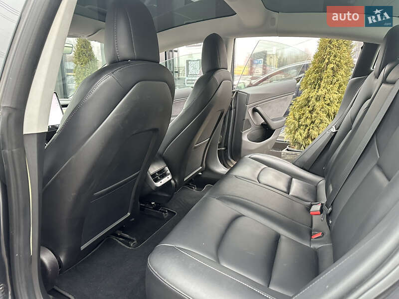 Седан Tesla Model 3 2018 в Харкові