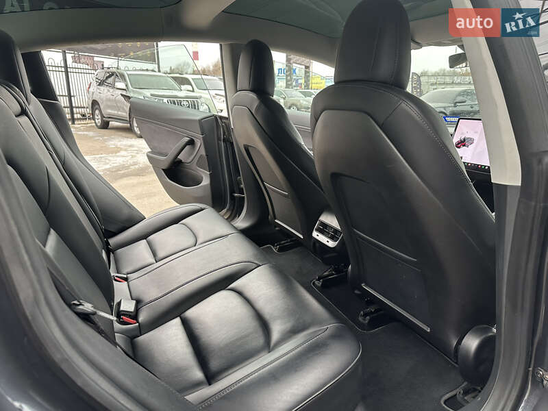 Седан Tesla Model 3 2018 в Харкові