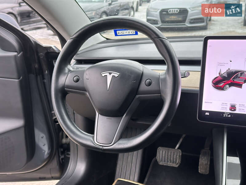 Седан Tesla Model 3 2018 в Харкові