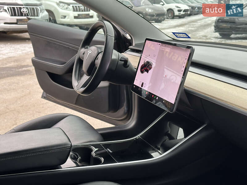 Седан Tesla Model 3 2018 в Харкові