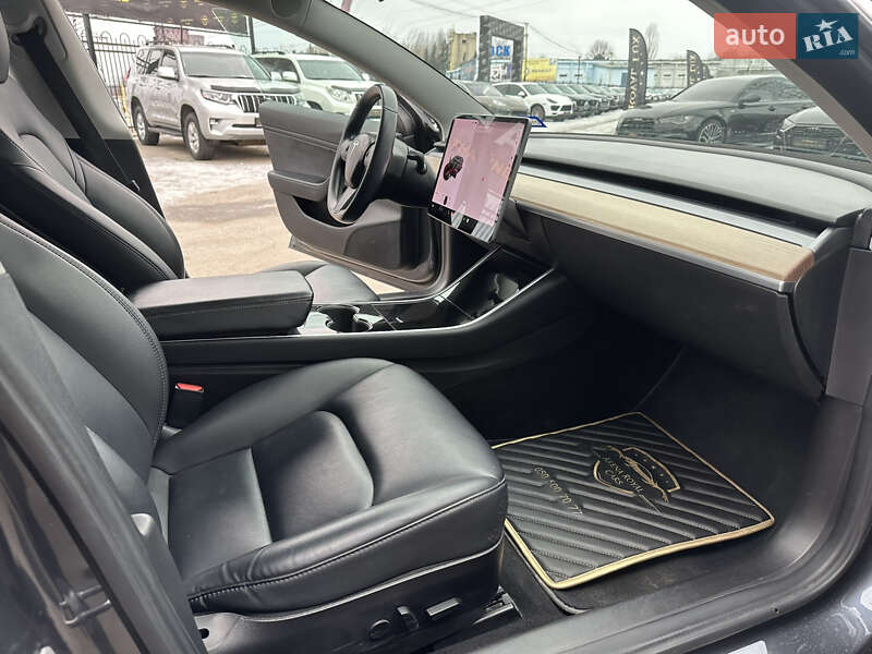 Седан Tesla Model 3 2018 в Харкові