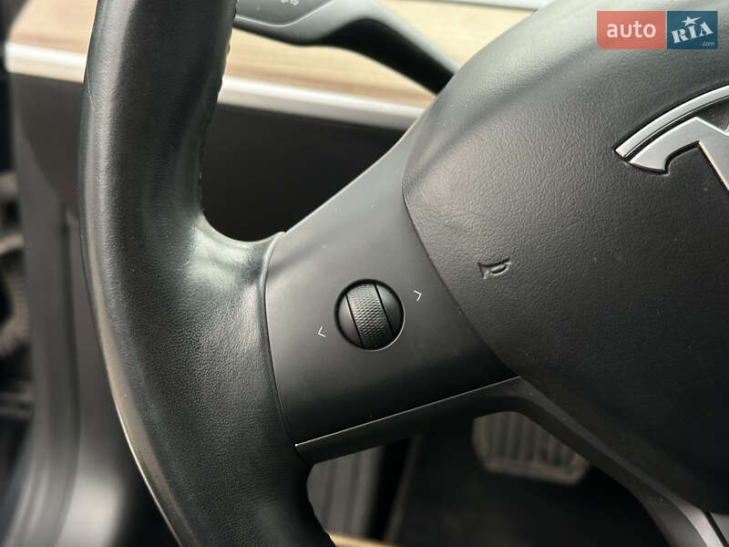 Седан Tesla Model 3 2018 в Харкові