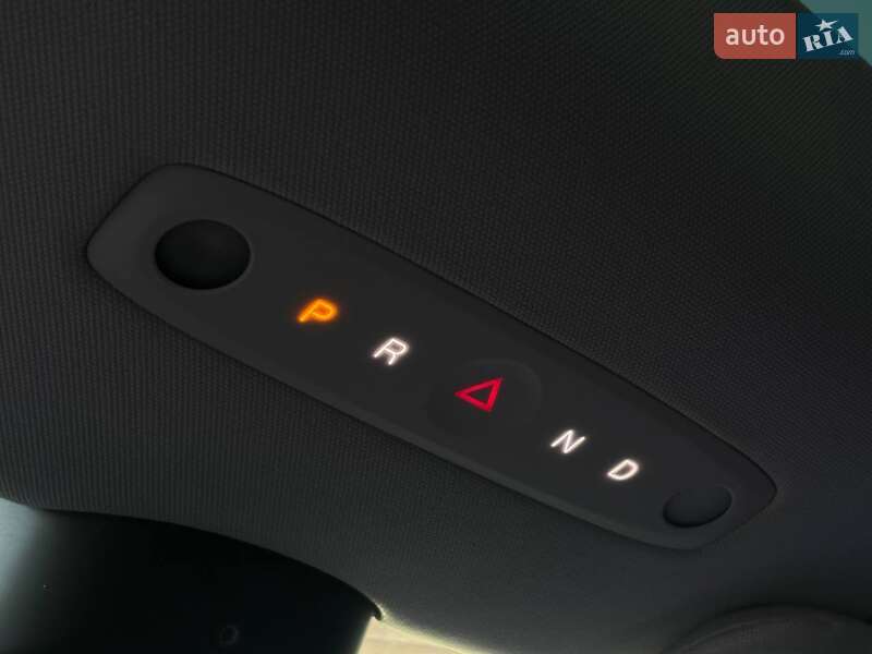 Седан Tesla Model 3 2024 в Львові