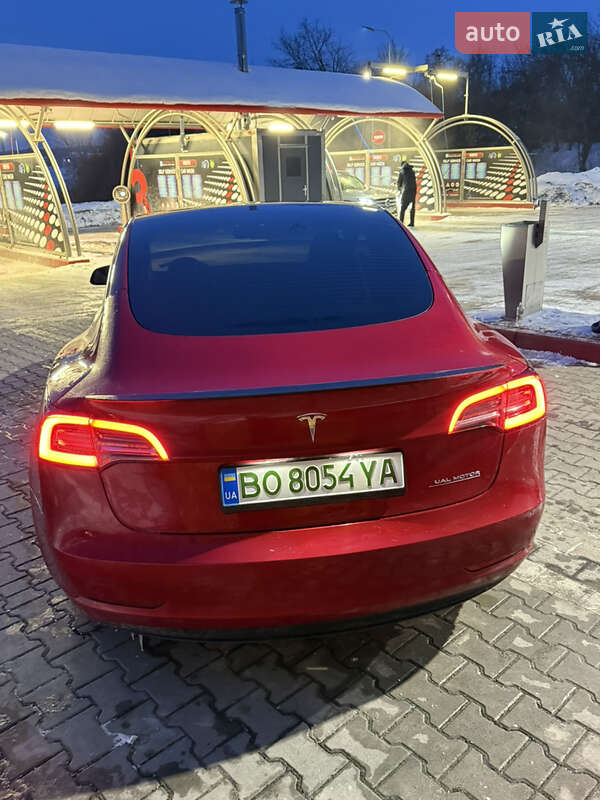 Седан Tesla Model 3 2022 в Тернополе