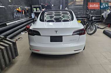 Седан Tesla Model 3 2021 в Києві