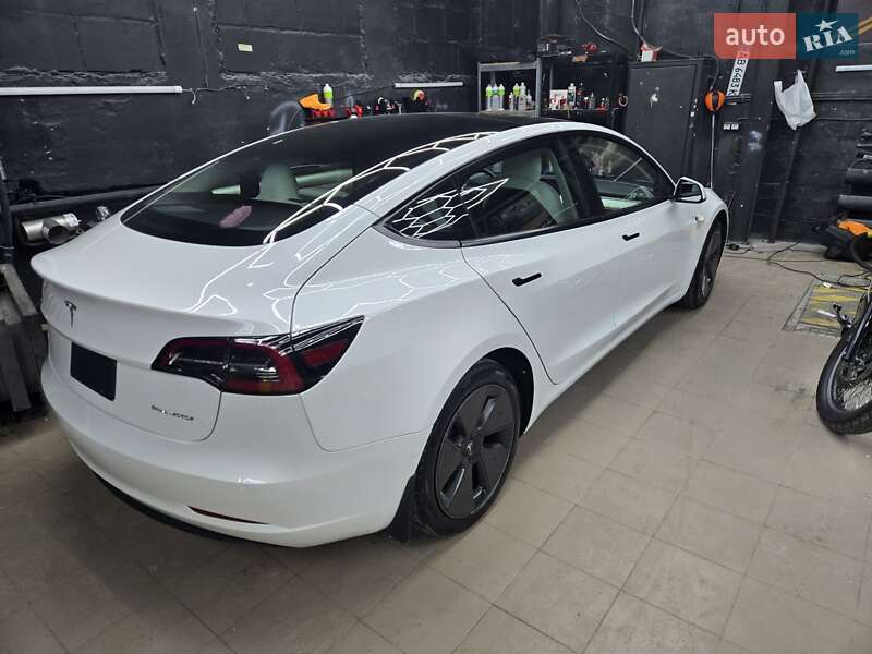 Седан Tesla Model 3 2021 в Киеве фото 3 Седан Tesla Model 3 2021 в Киеве