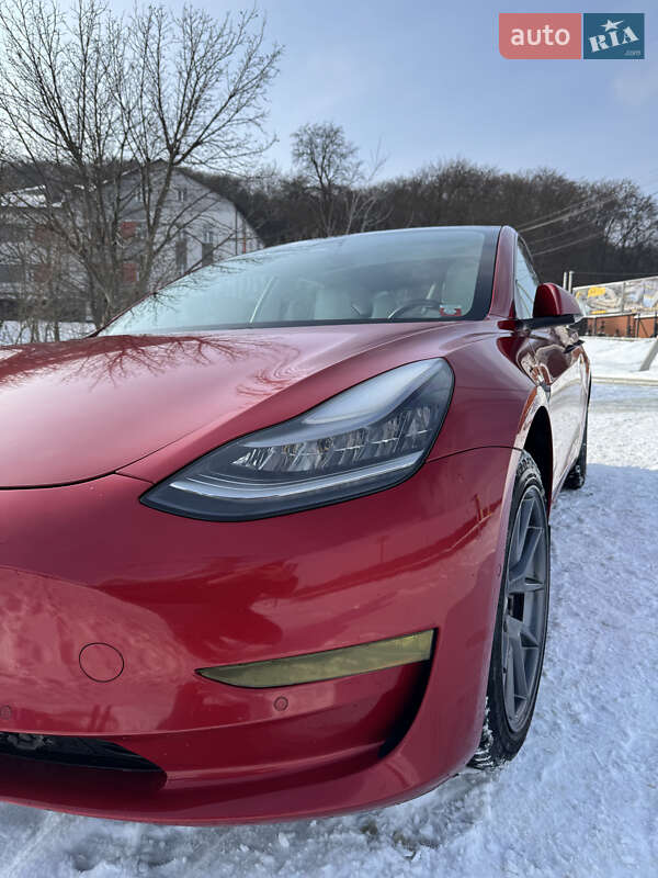 Седан Tesla Model 3 2020 в Львові