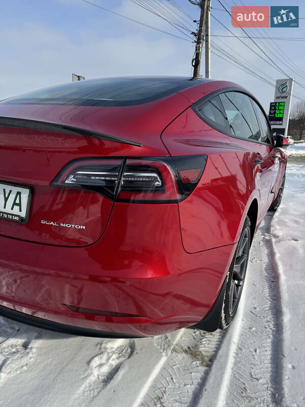 Седан Tesla Model 3 2020 в Львові