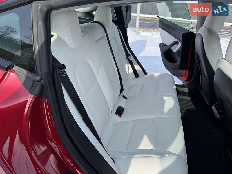 Седан Tesla Model 3 2020 в Львові