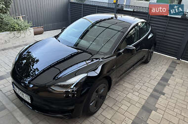 Седан Tesla Model 3 2022 в Измаиле
