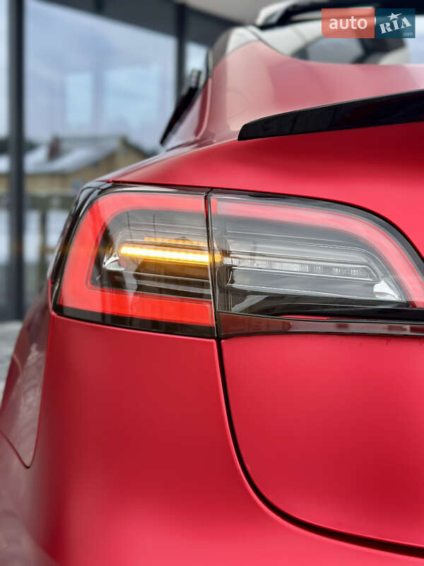 Седан Tesla Model 3 2019 в Львове