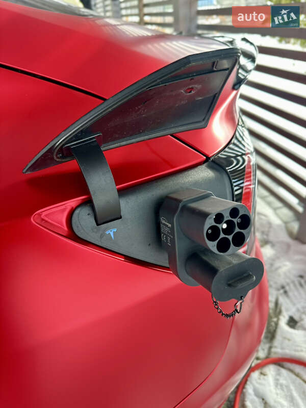 Седан Tesla Model 3 2019 в Львове