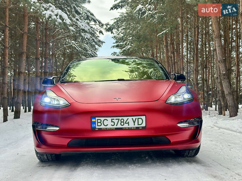 Седан Tesla Model 3 2019 в Львове