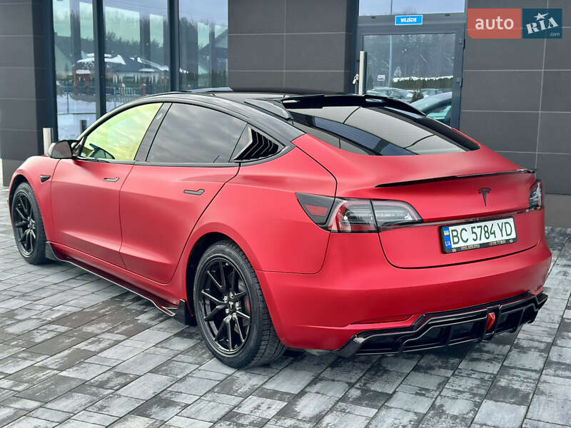 Седан Tesla Model 3 2019 в Львове